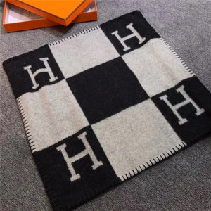 Luxury H letter Pillow Cover