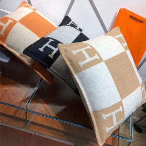 Luxury H letter Pillow Cover