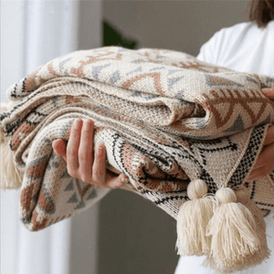 SOFT KNITTED BLANKET